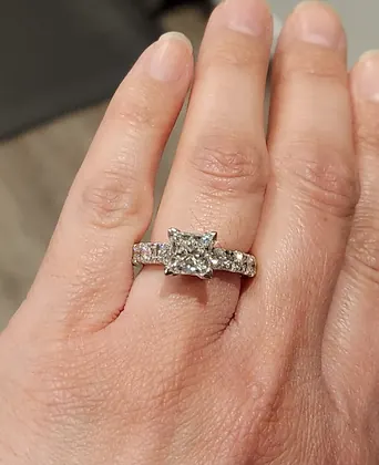 D Robert Jewelers Inc, business photo 4